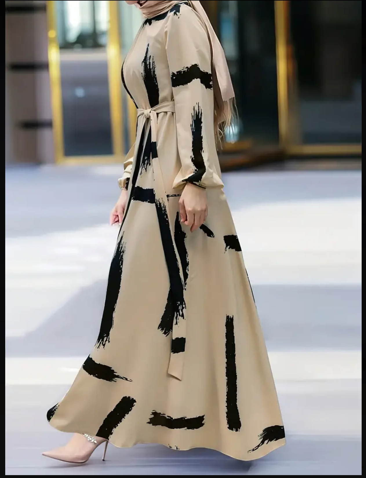 Elegant Beige & Black Ramadan Dress Long-Sleeve Modest Gown